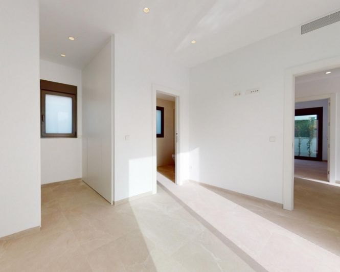 Image No.19-3 Bed Villa for sale
