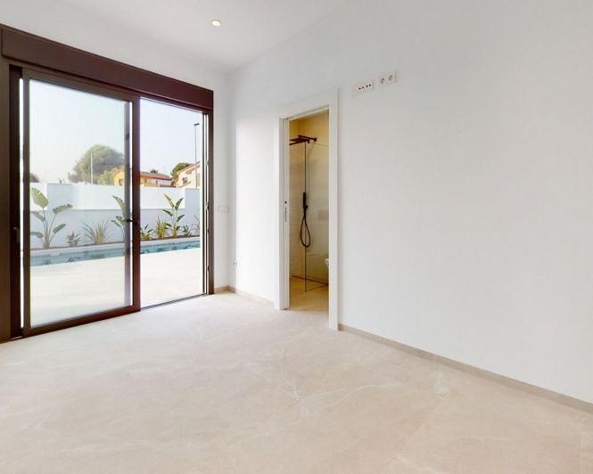 Image No.24-3 Bed Villa for sale