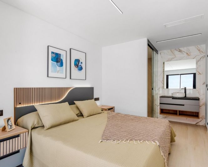 Image No.19-3 Bed Apartment for sale