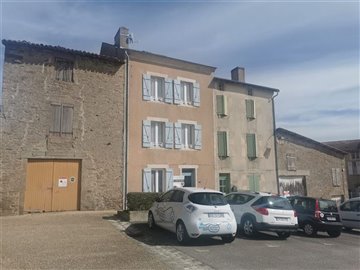 1 - Châteauponsac, Maison