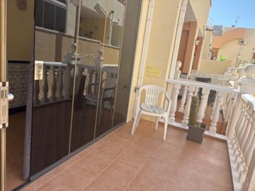 18965-town-house-for-sale-in-la-florida-41935