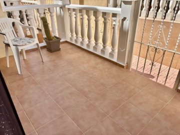 18965-town-house-for-sale-in-la-florida-41935