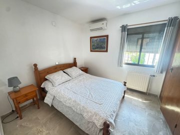 villa-in-villamartin-11-large