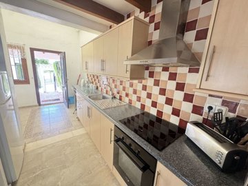 villa-in-villamartin-3-large