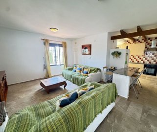 villa-in-villamartin-6-large