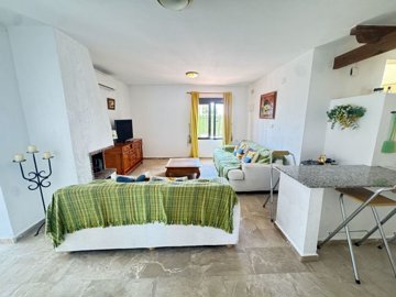 villa-in-villamartin-7-large