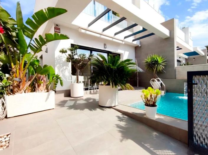 Image No.1-3 Bed Villa for sale