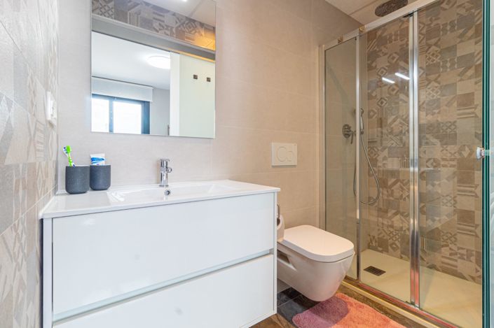 Image No.16-2 Bed Apartment for sale