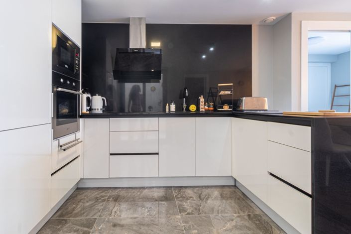 Image No.5-2 Bed Apartment for sale