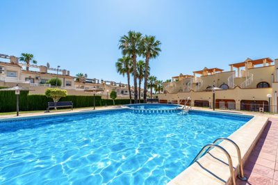 town-house-in-villamartin-1-large