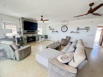 villa-in-san-miguel-de-salinas-7-large