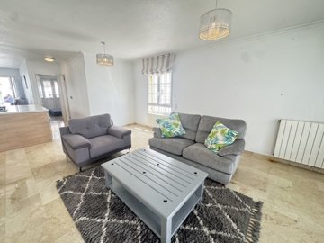 villa-in-villamartin-5-large