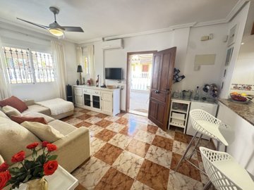town-house-in-villamartin-8-large