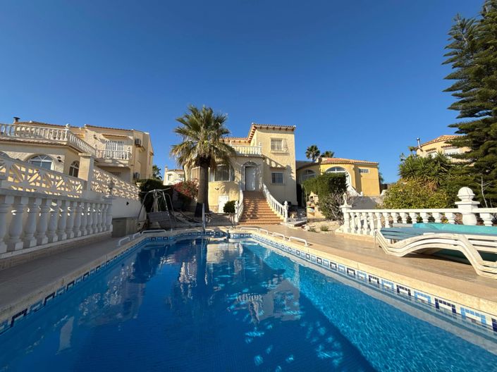Image No.1-3 Bed Villa for sale