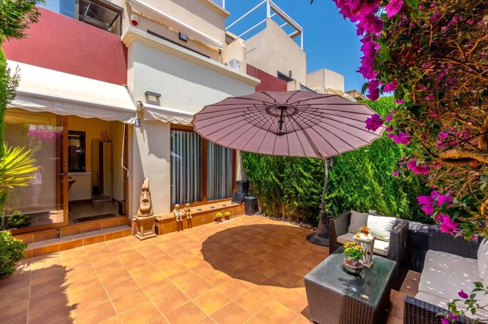 Image No.1-3 Bed Townhouse for sale