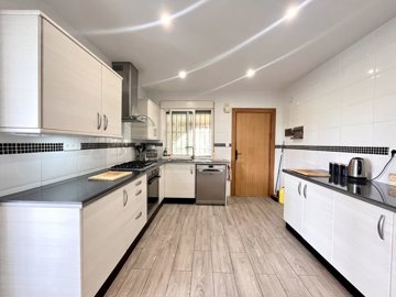 villa-in-pinar-de-campoverde-4-large