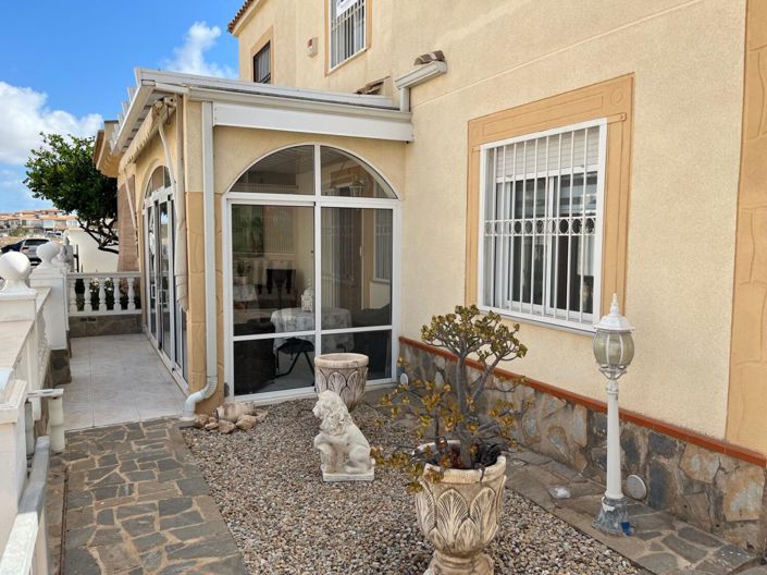 Image No.1-3 Bed Townhouse for sale