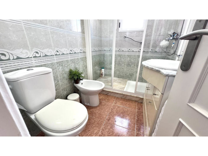 Image No.13-3 Bed Townhouse for sale