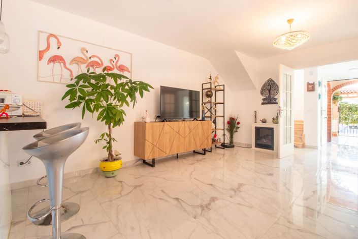 Image No.14-4 Bed Townhouse for sale