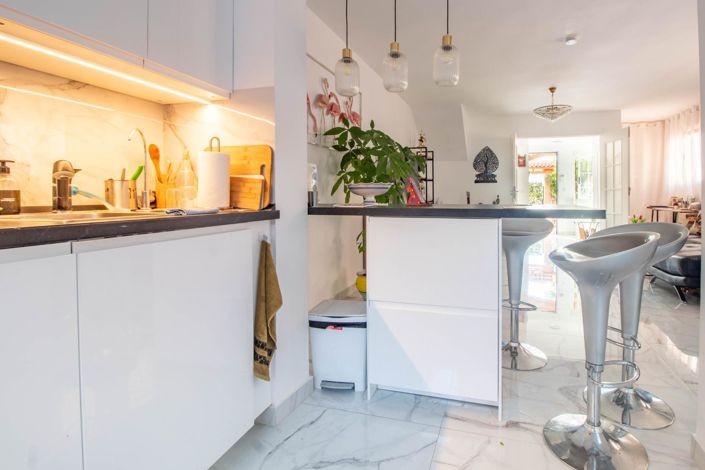 Image No.18-4 Bed Townhouse for sale