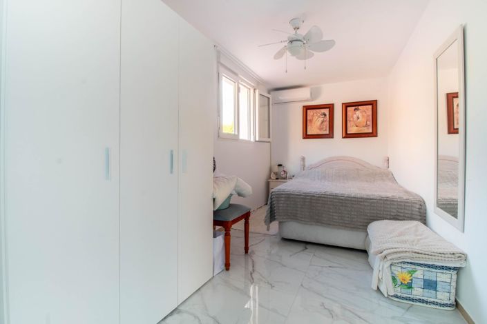 Image No.22-4 Bed Townhouse for sale