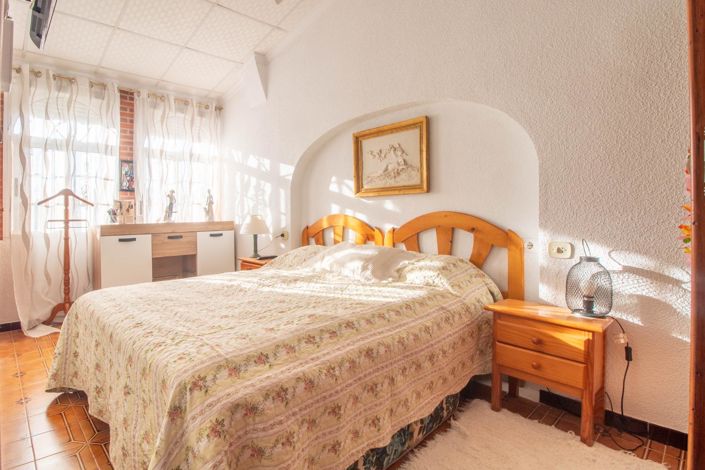 Image No.23-4 Bed Townhouse for sale