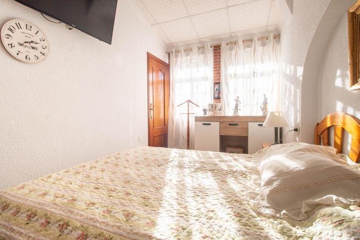 Image No.24-4 Bed Townhouse for sale