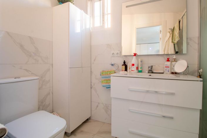 Image No.32-4 Bed Townhouse for sale