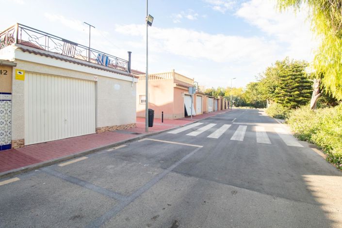 Image No.38-4 Bed Townhouse for sale