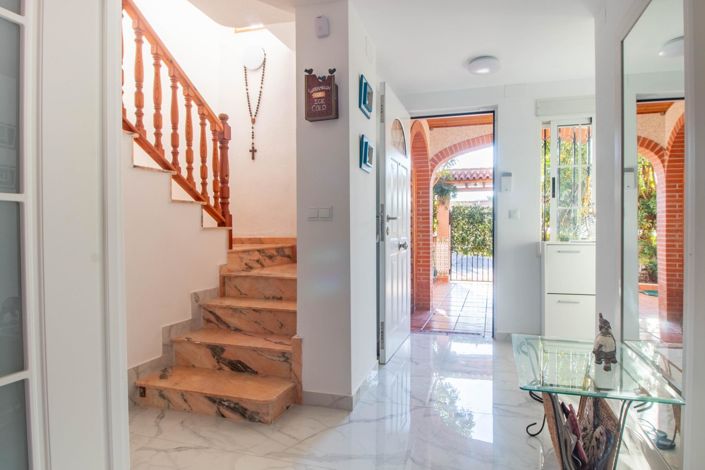 Image No.9-4 Bed Townhouse for sale