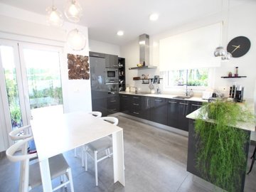 49186stylishandcontemporary2bedroombungalowwi