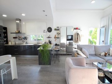 49186stylishandcontemporary2bedroombungalowwi