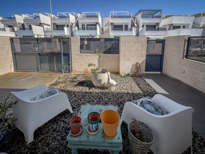 Image No.18-3 Bed Apartment for sale