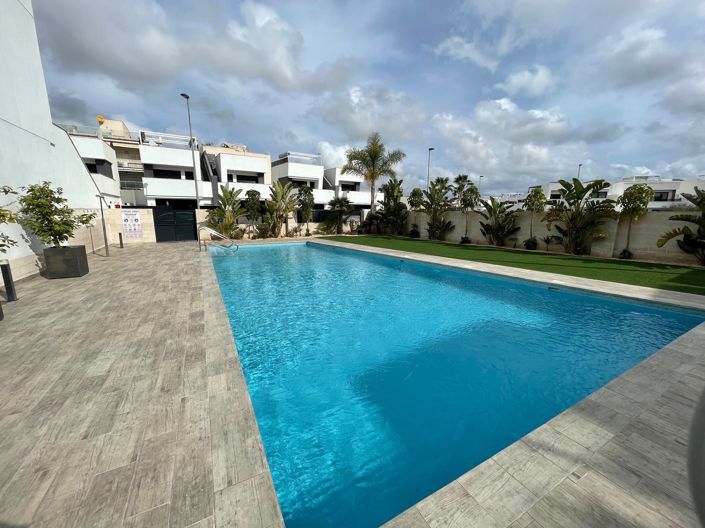 Image No.25-3 Bed Apartment for sale