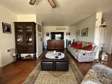 villa-in-villamartin-14-large