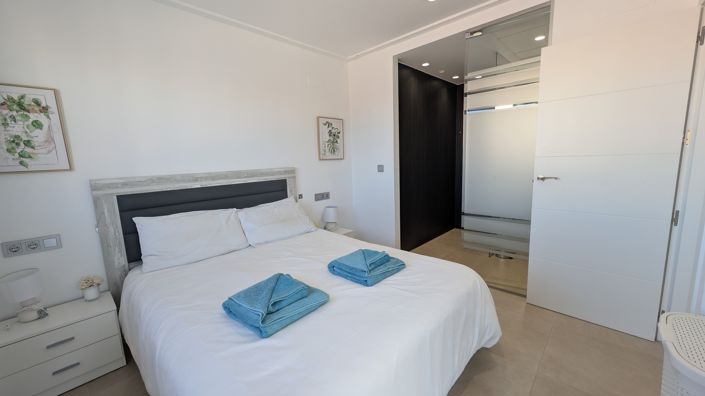 Image No.20-3 Bed Villa for sale