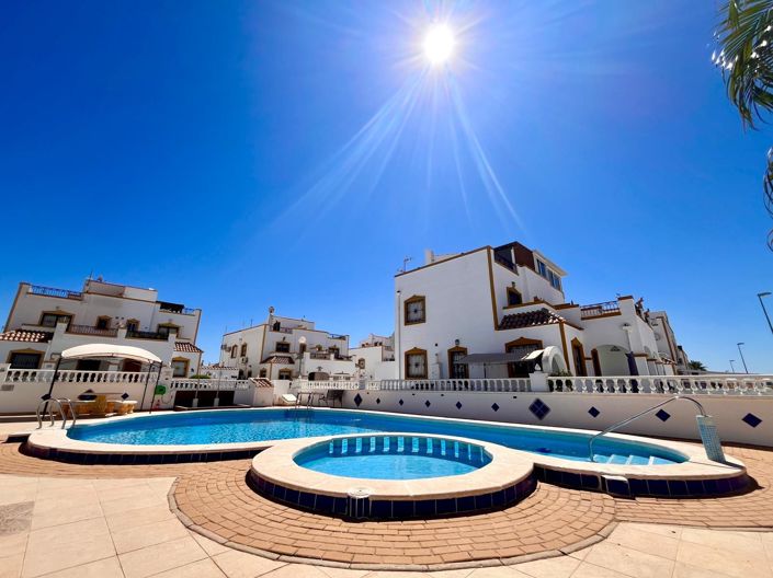 Image No.18-3 Bed Townhouse for sale