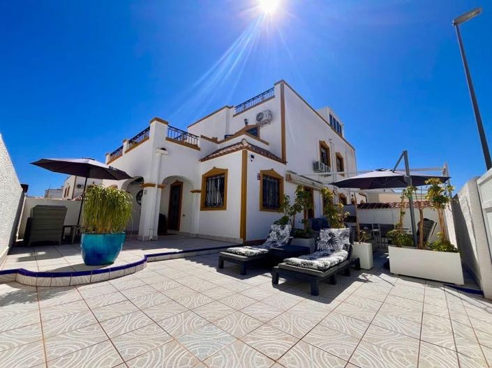 Image No.2-3 Bed Townhouse for sale