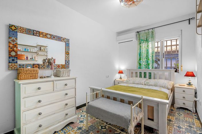 Image No.10-3 Bed Townhouse for sale