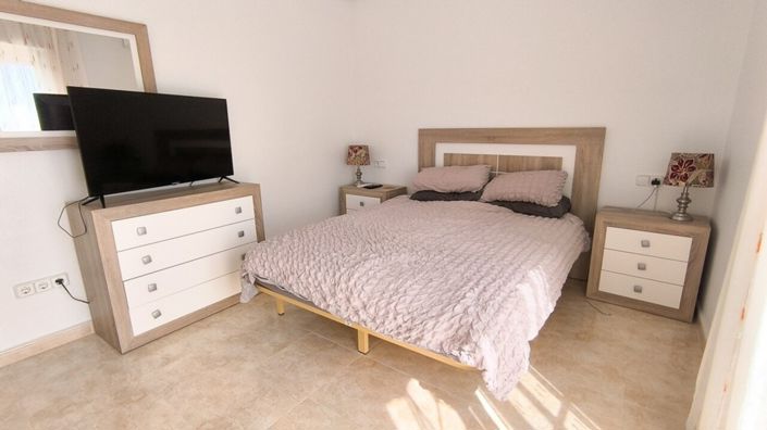 Image No.23-3 Bed Townhouse for sale