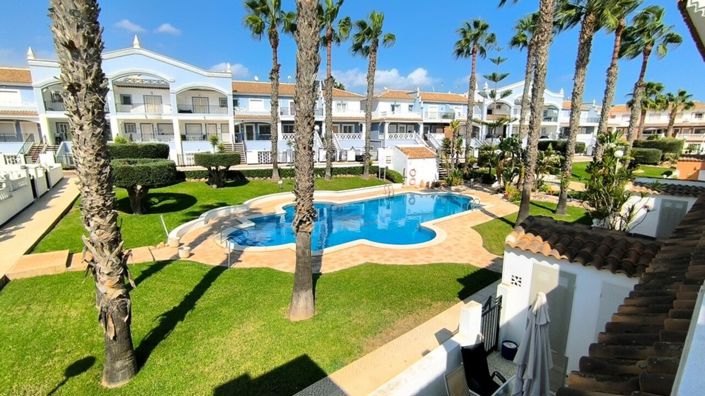 Image No.28-3 Bed Townhouse for sale