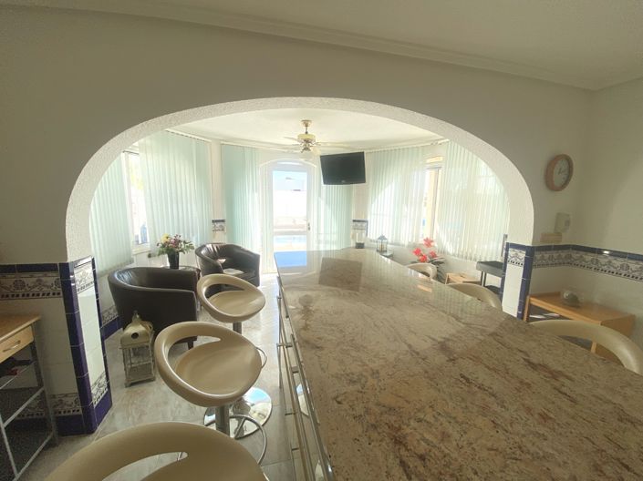 Image No.38-3 Bed Villa for sale