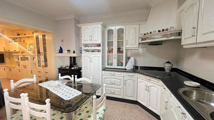 Image No.22-4 Bed Townhouse for sale