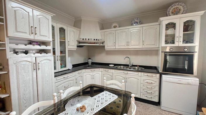 Image No.23-4 Bed Townhouse for sale