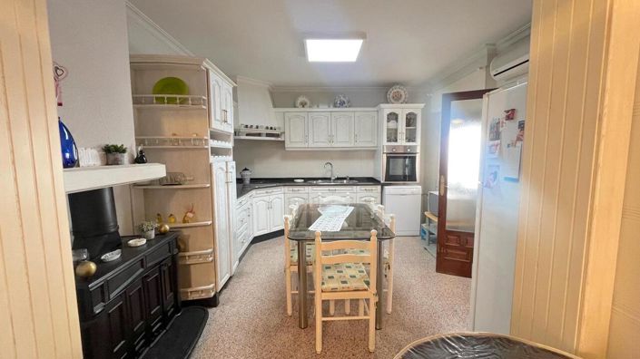 Image No.24-4 Bed Townhouse for sale