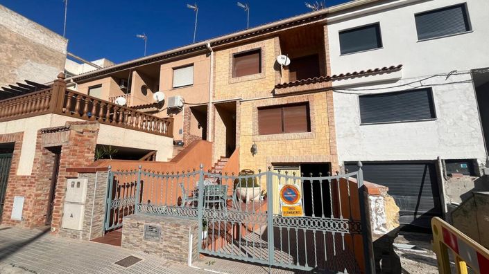 Image No.3-4 Bed Townhouse for sale