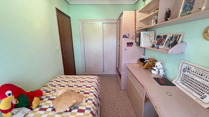 Image No.32-4 Bed Townhouse for sale