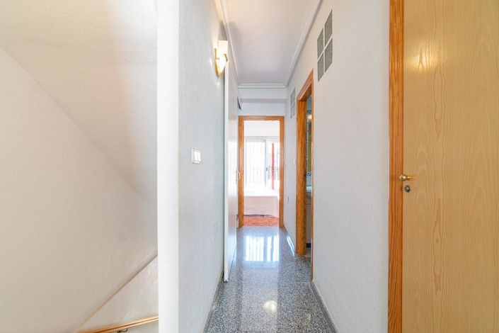 Image No.19-3 Bed Townhouse for sale