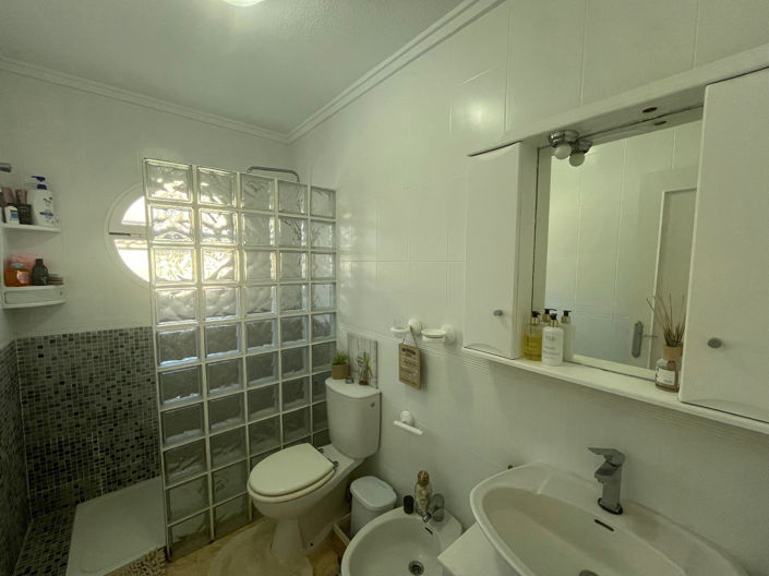 Image No.8-2 Bed Bungalow for sale