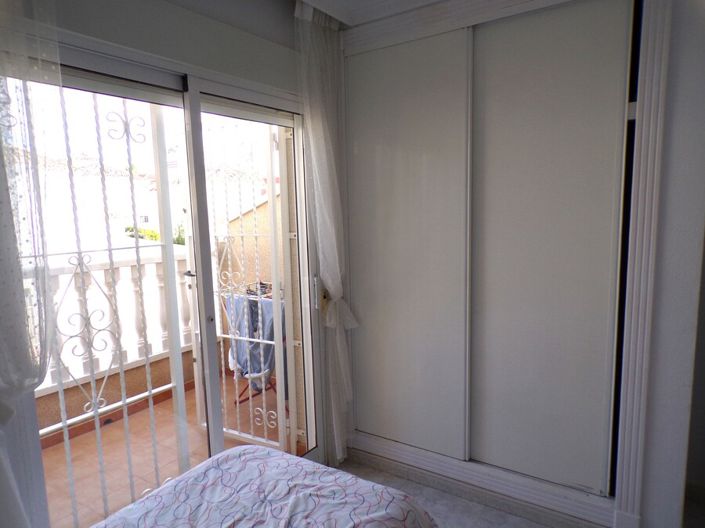 Image No.16-2 Bed Townhouse for sale